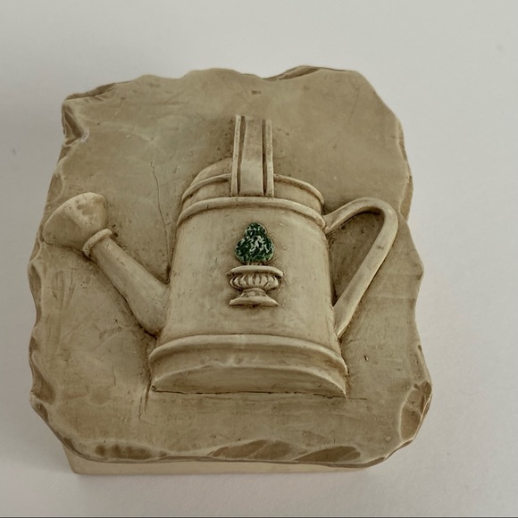 Trinket Box Gardening theme Hen Feathers watering can beige container floral - Picture 2 of 11